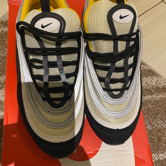 Nike Air Max 97s 
Size : 7Y
160$   OG box 
10/10 - Picture 4 of 6